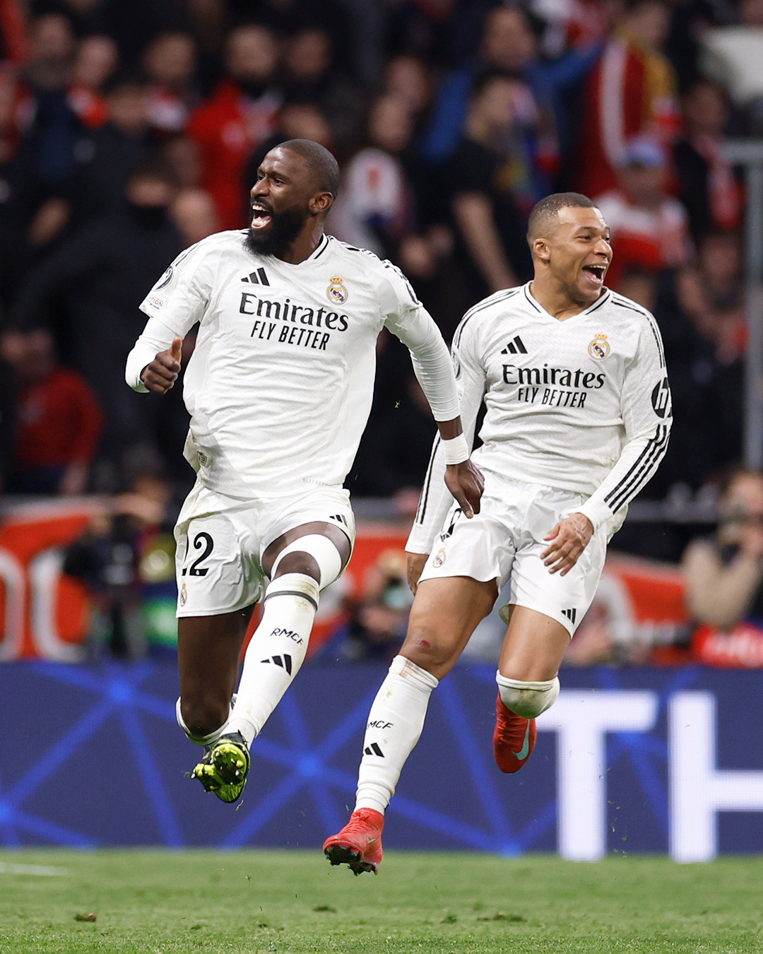 Madar Al-Saa Images 0.9875439327415059