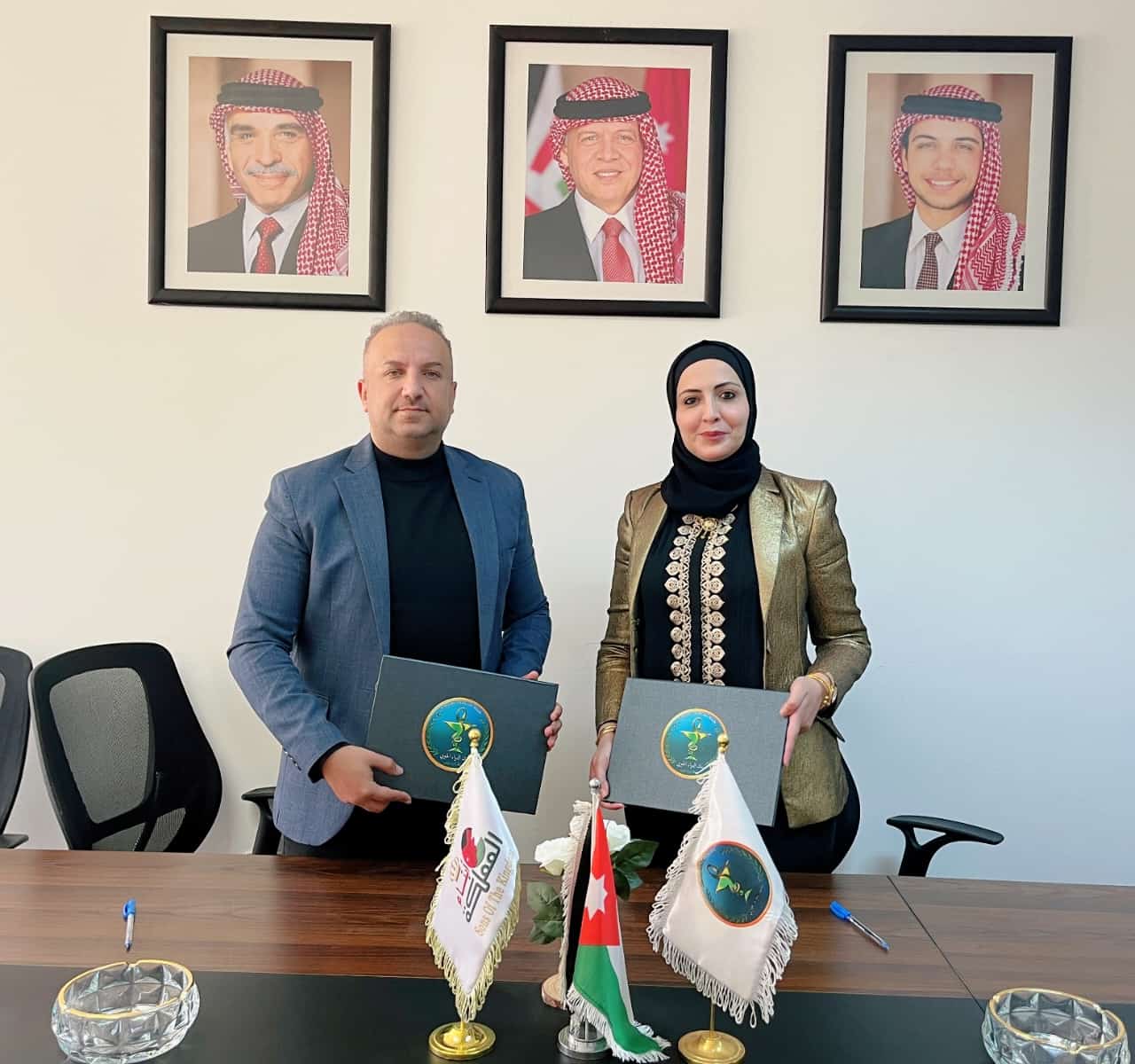 Madar Al-Saa Images 0.28042646756399536