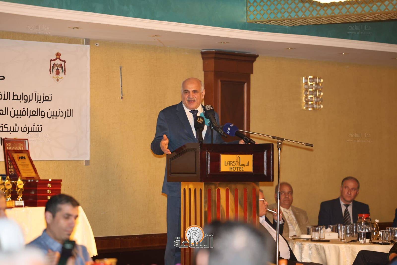 Madar Al-Saa Images 0.4435901076067015