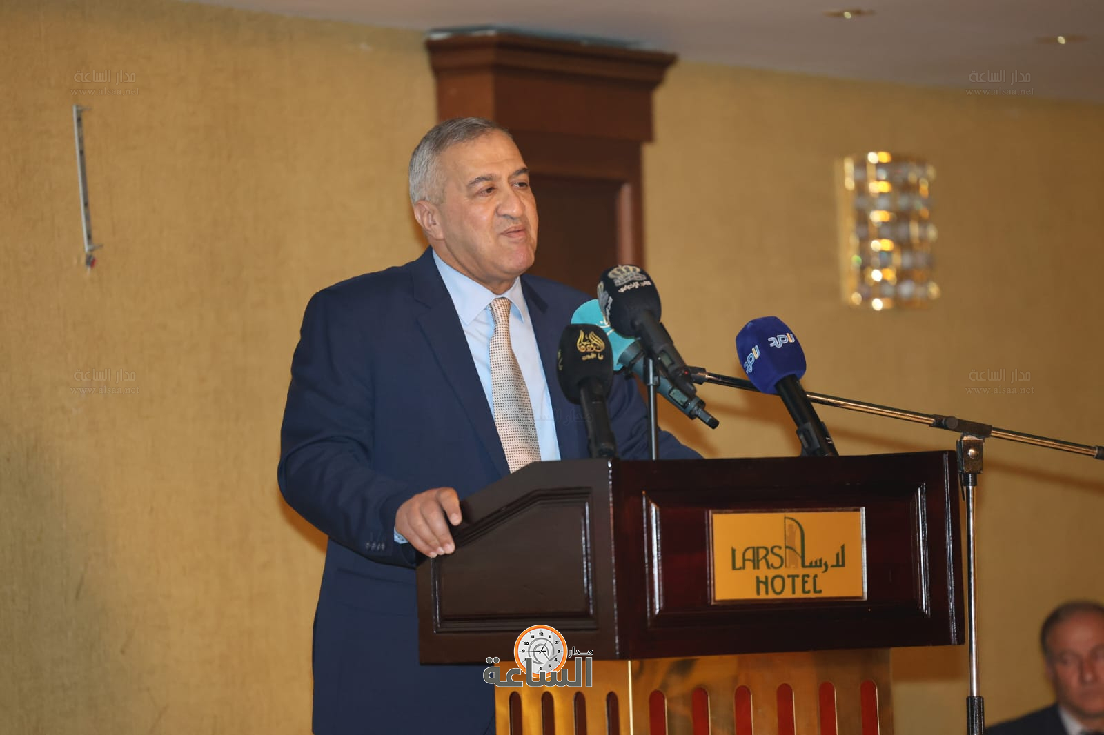 Madar Al-Saa Images 0.09800275390435131