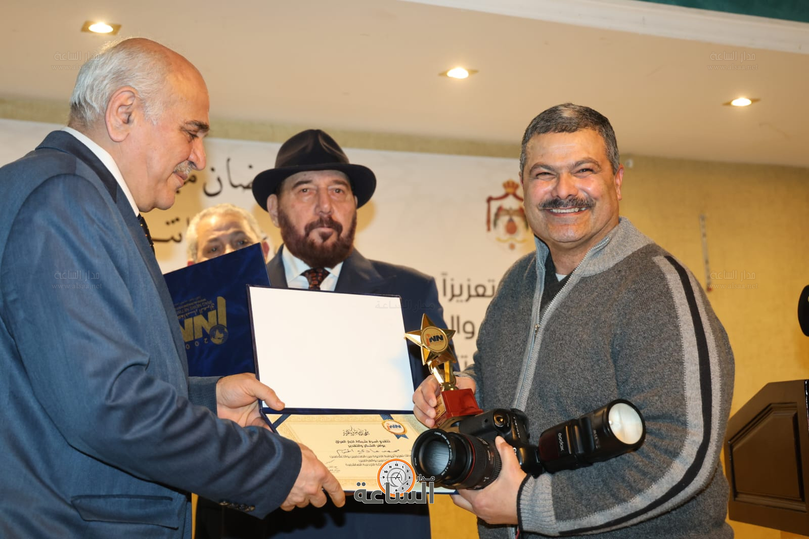 Madar Al-Saa Images 0.7154081572490436