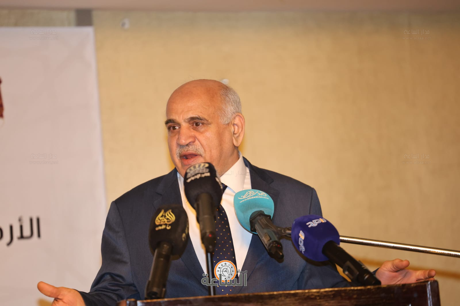 Madar Al-Saa Images 0.906464846972673