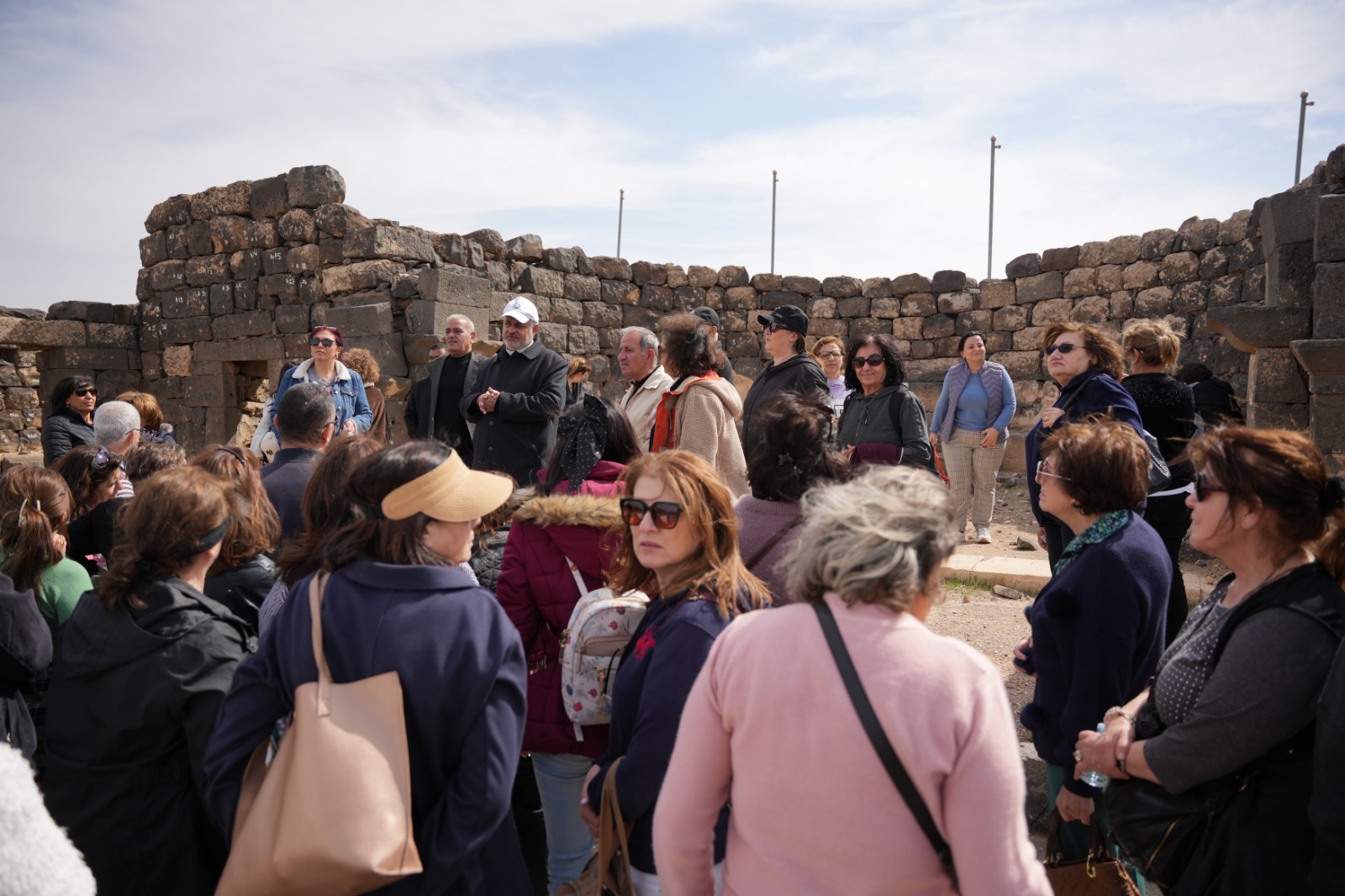 Madar Al-Saa Images 0.6347215881771182