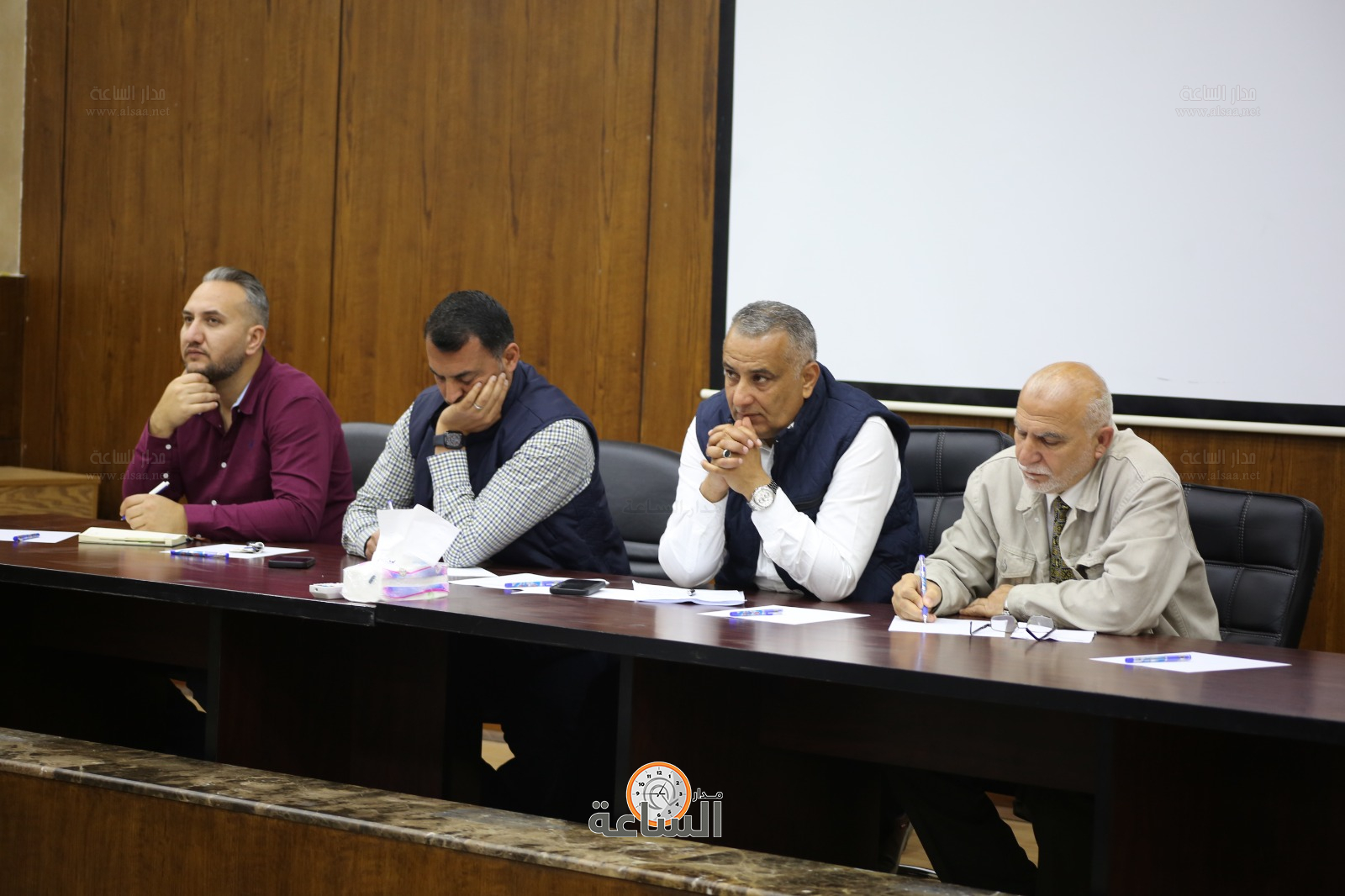 Madar Al-Saa Images 0.32909125166503106