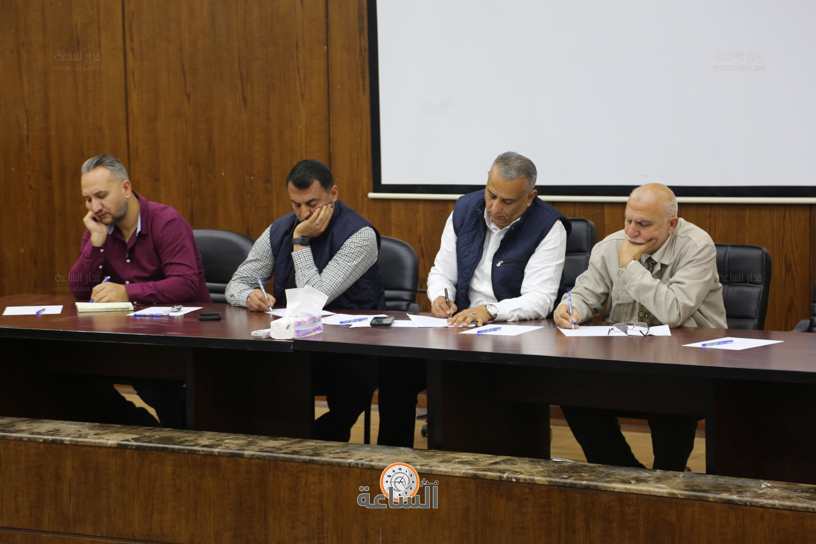 Madar Al-Saa Images 0.3772080531405475