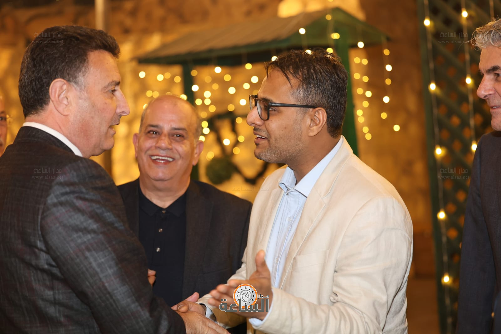 Madar Al-Saa Images 0.7115922303378888