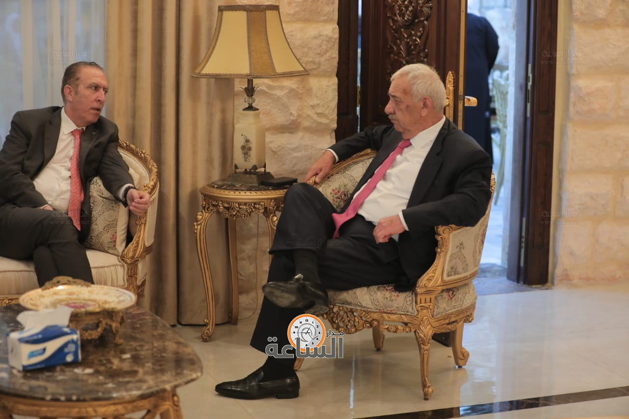 Madar Al-Saa Images 0.4323417614321232