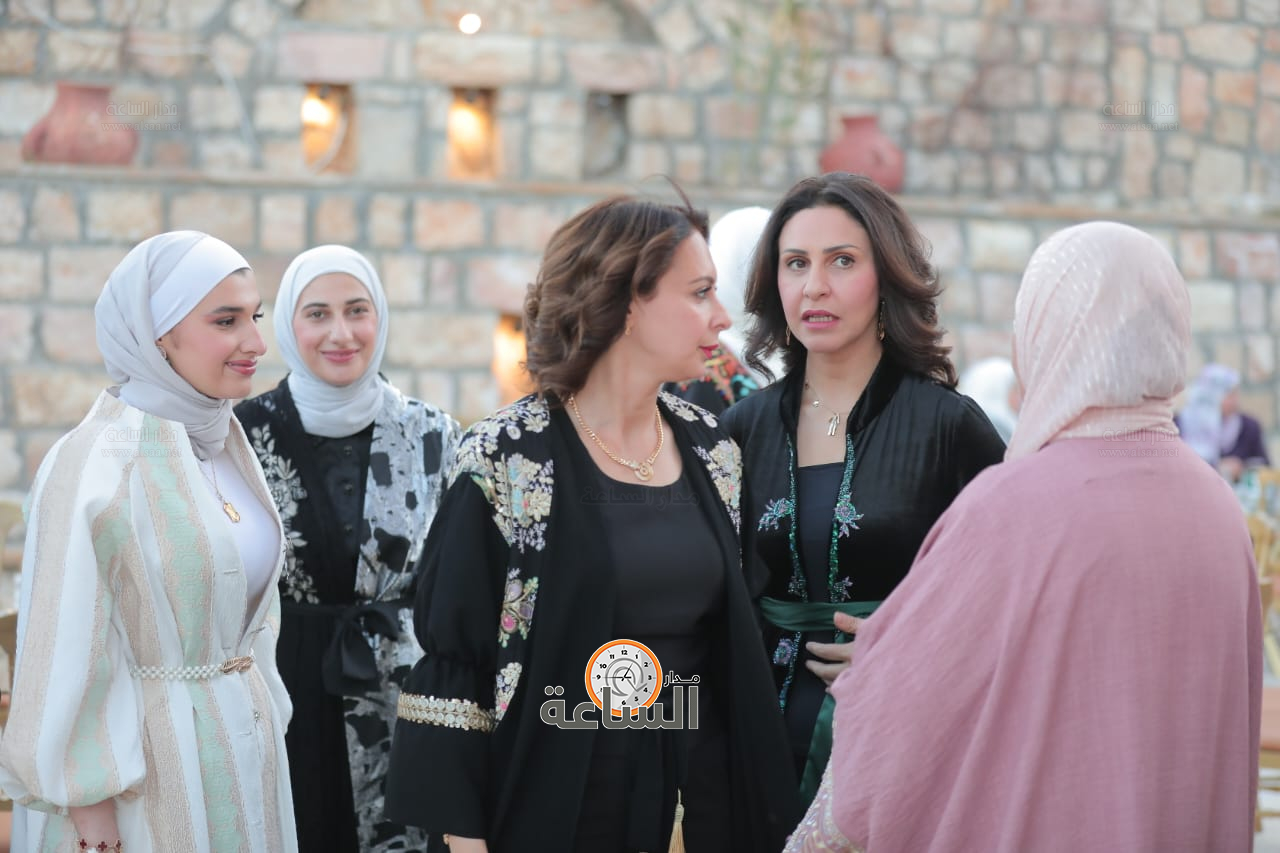 Madar Al-Saa Images 0.45068065814509195