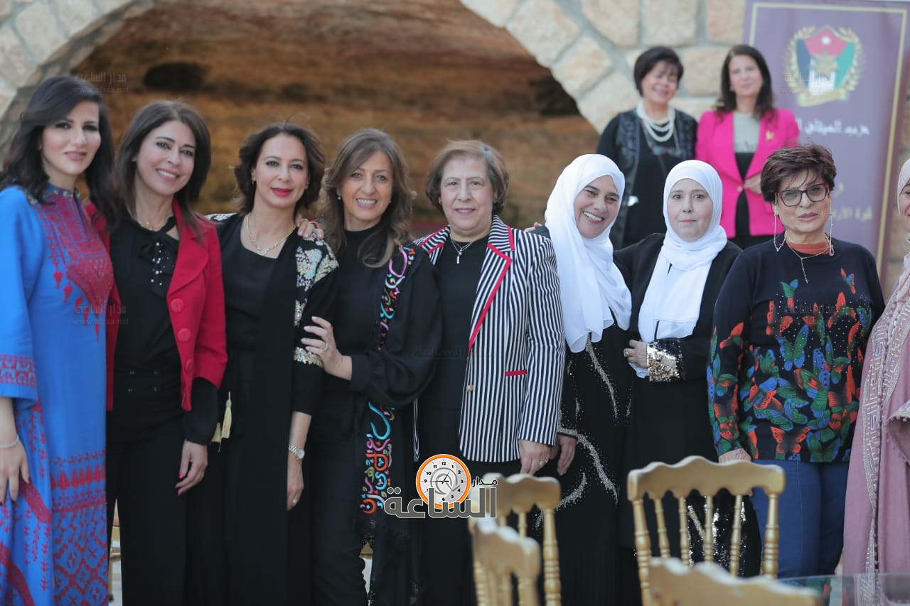 Madar Al-Saa Images 0.03579095894494877