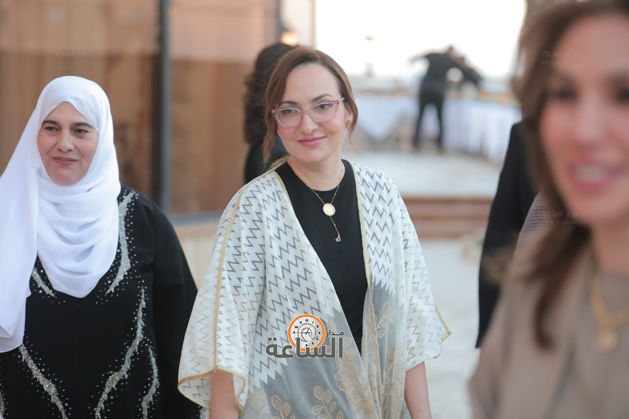 Madar Al-Saa Images 0.3923348527246513