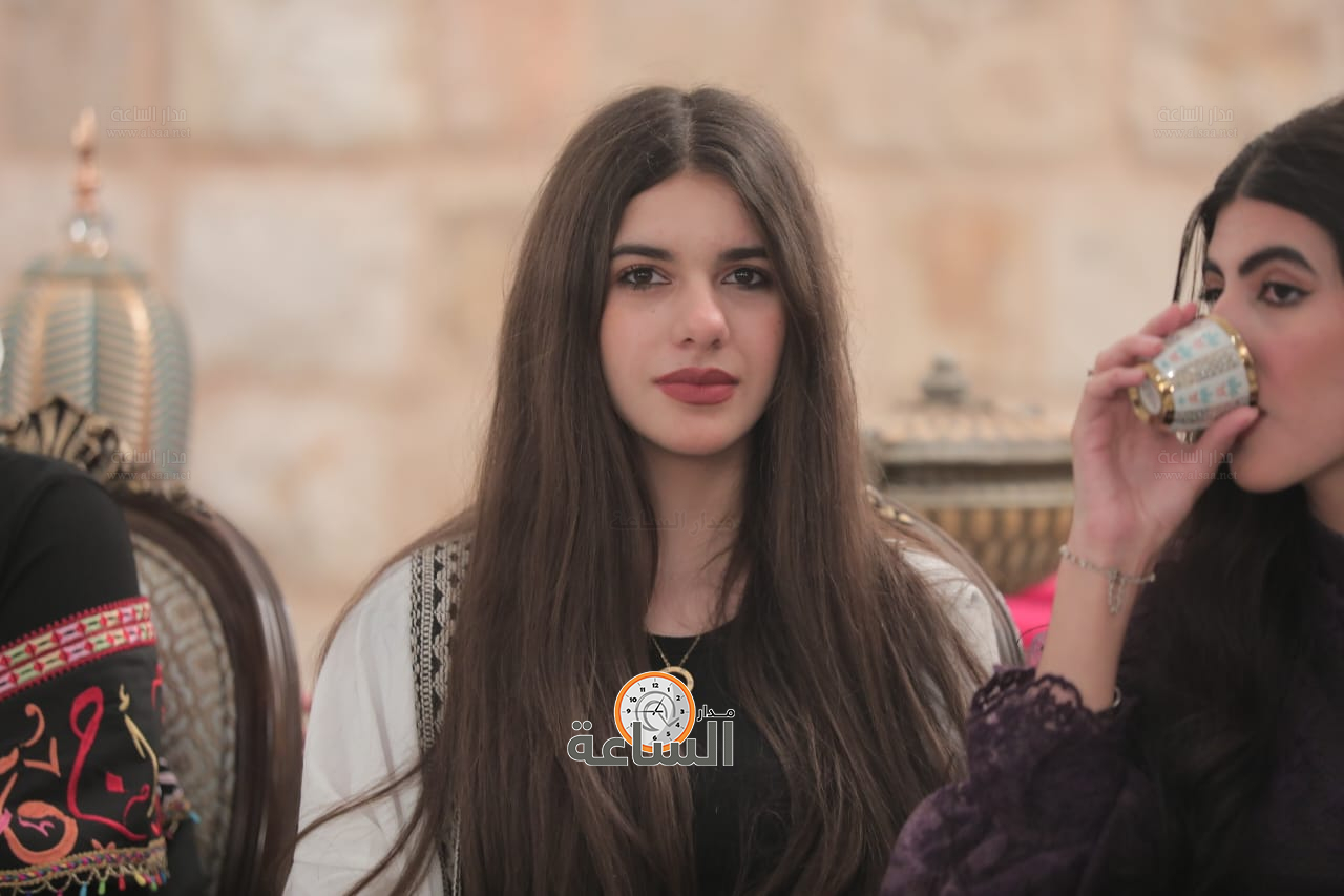 Madar Al-Saa Images 0.4946193783083148