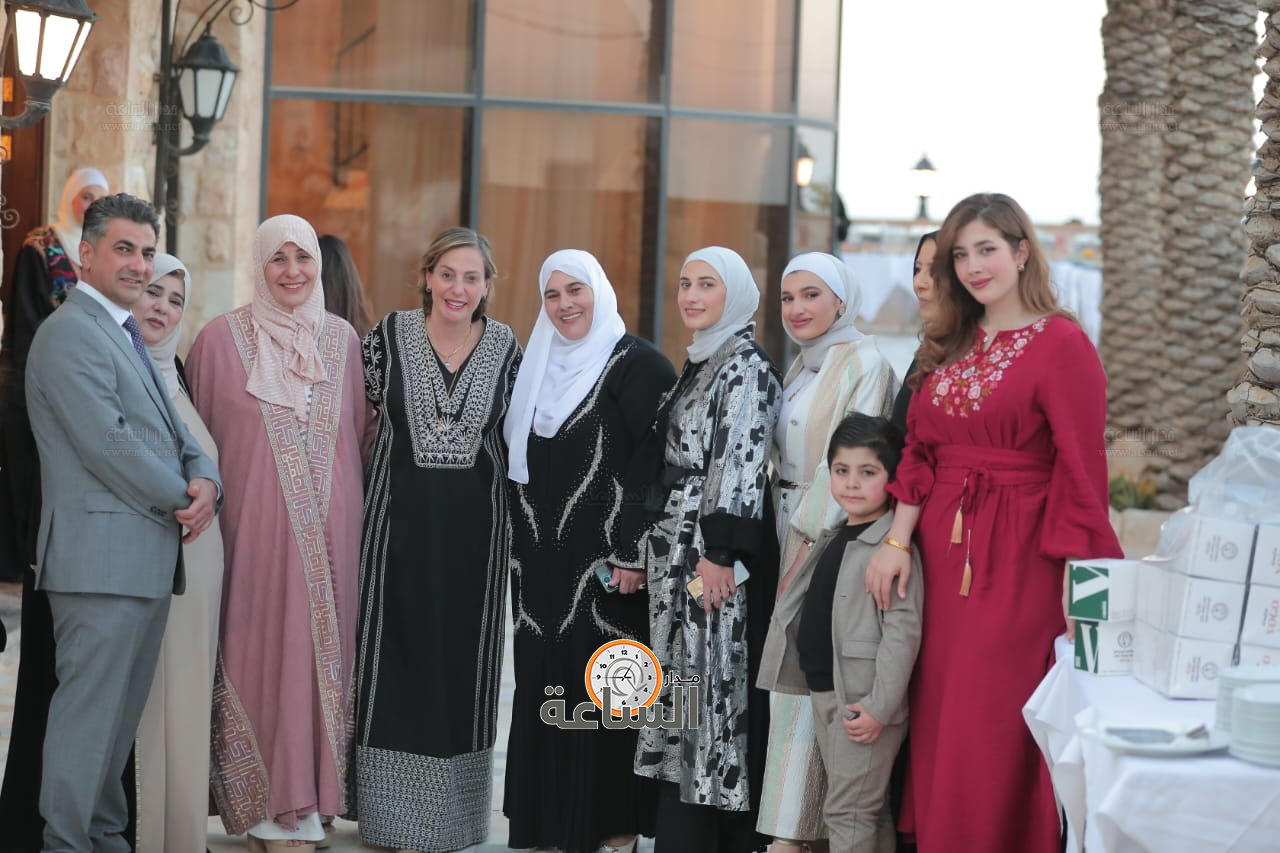 Madar Al-Saa Images 0.37768476165980136