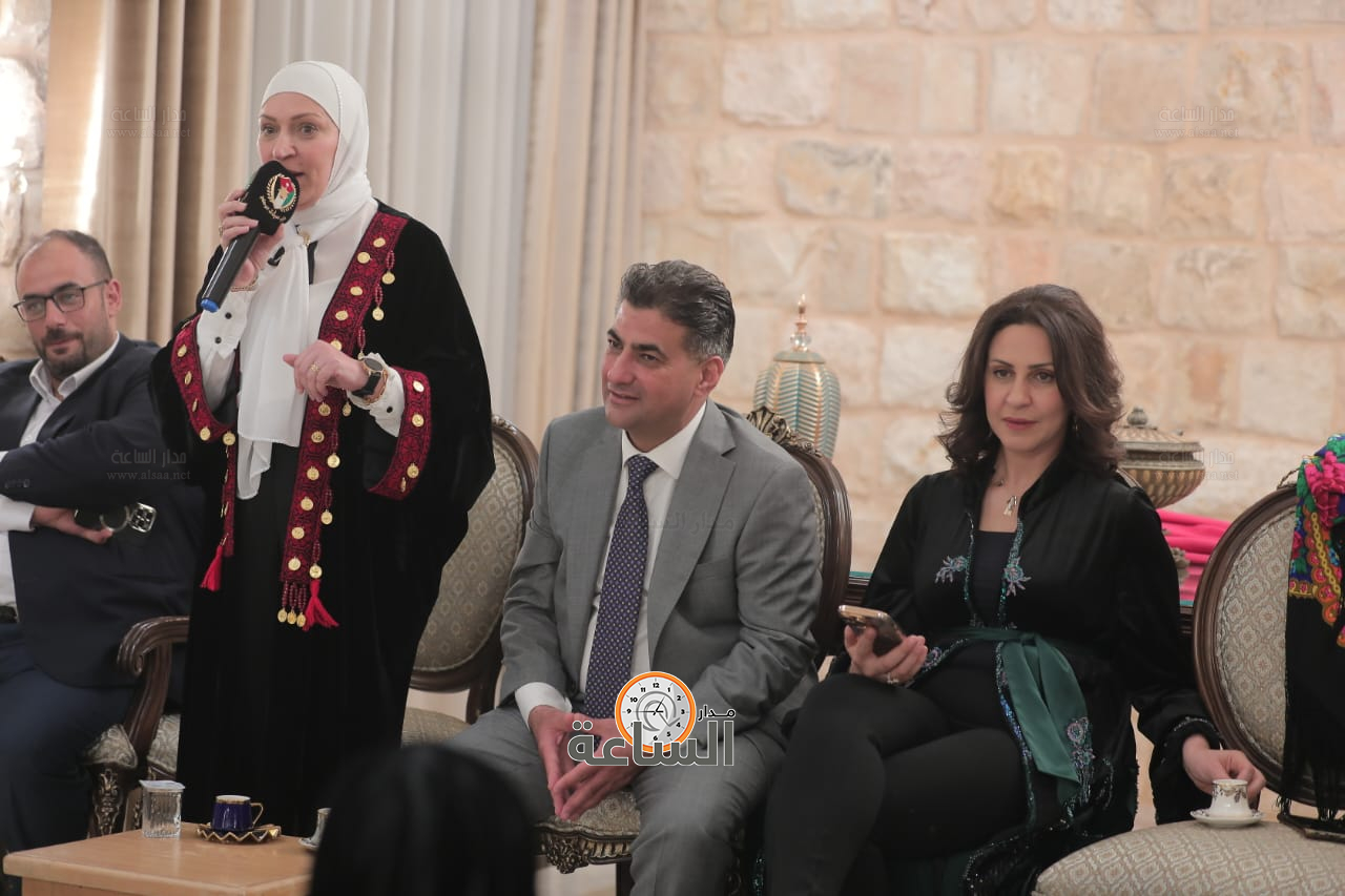 Madar Al-Saa Images 0.3458698148273591