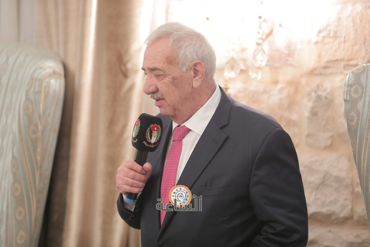 Madar Al-Saa Images 0.8064391648160605