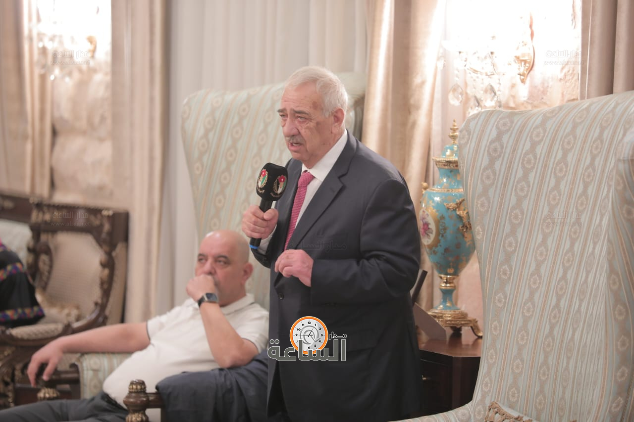 Madar Al-Saa Images 0.49641187117875907