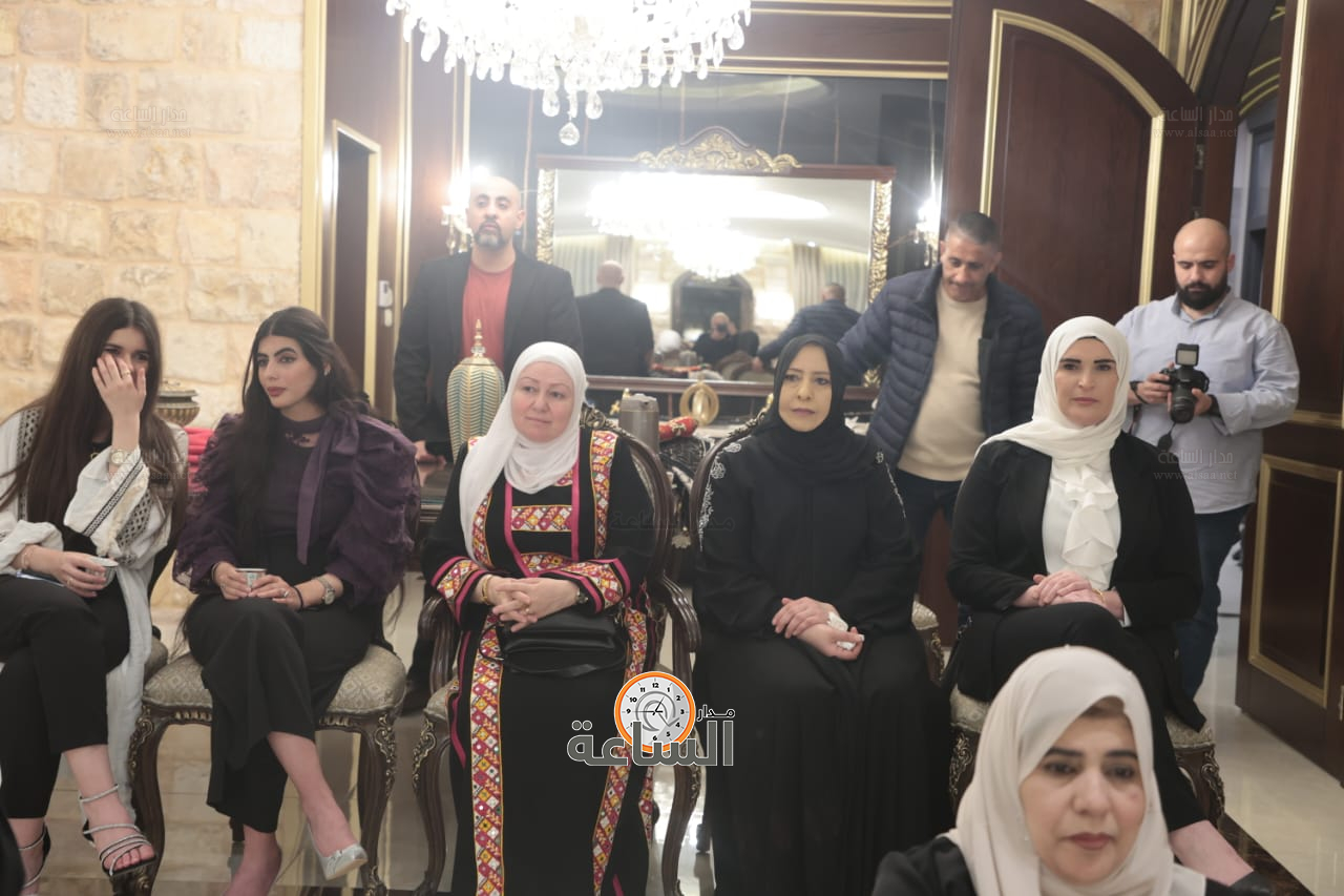 Madar Al-Saa Images 0.43362707328837824