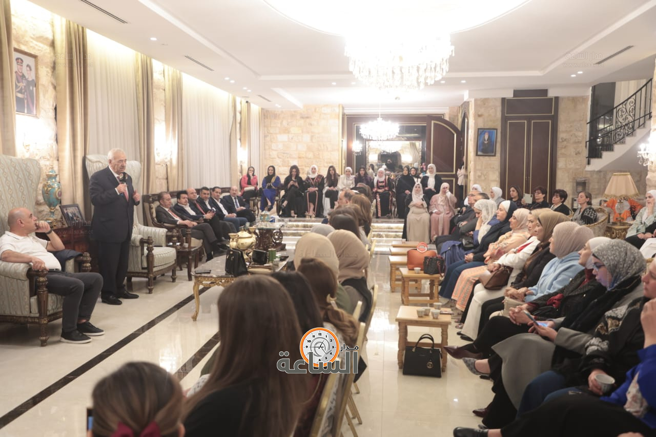 Madar Al-Saa Images 0.011146319674483873