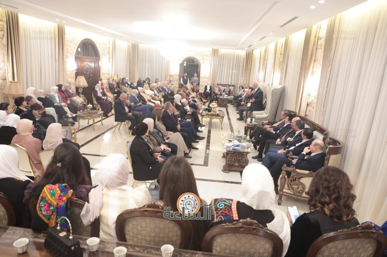 Madar Al-Saa Images 0.2755576586528159