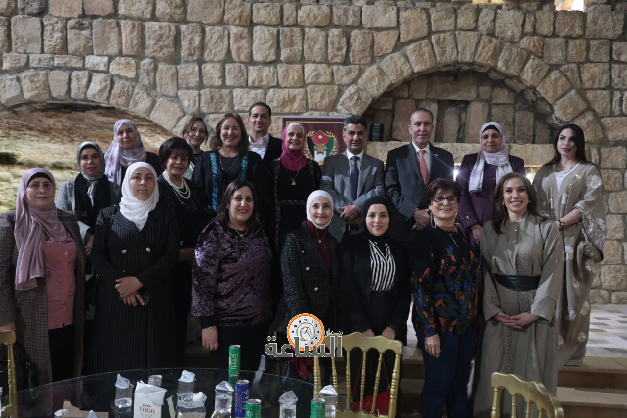 Madar Al-Saa Images 0.2527621494100778