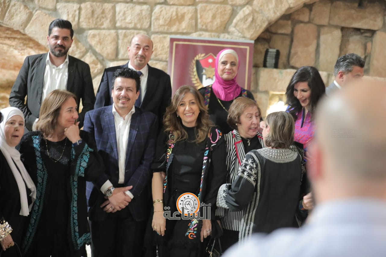 Madar Al-Saa Images 0.1375419648289058