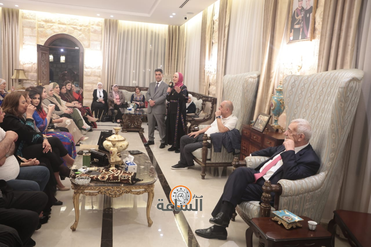 Madar Al-Saa Images 0.23753606562928375