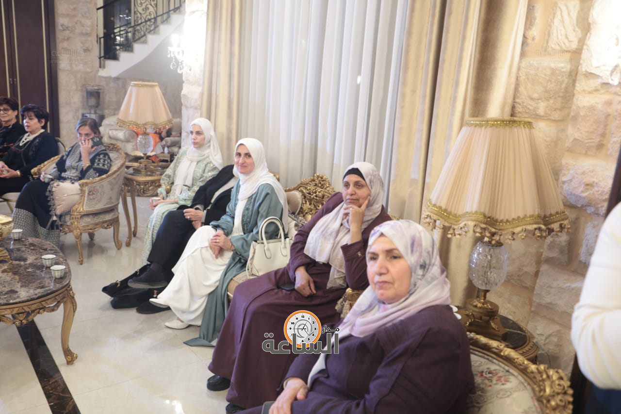 Madar Al-Saa Images 0.4090955441945454