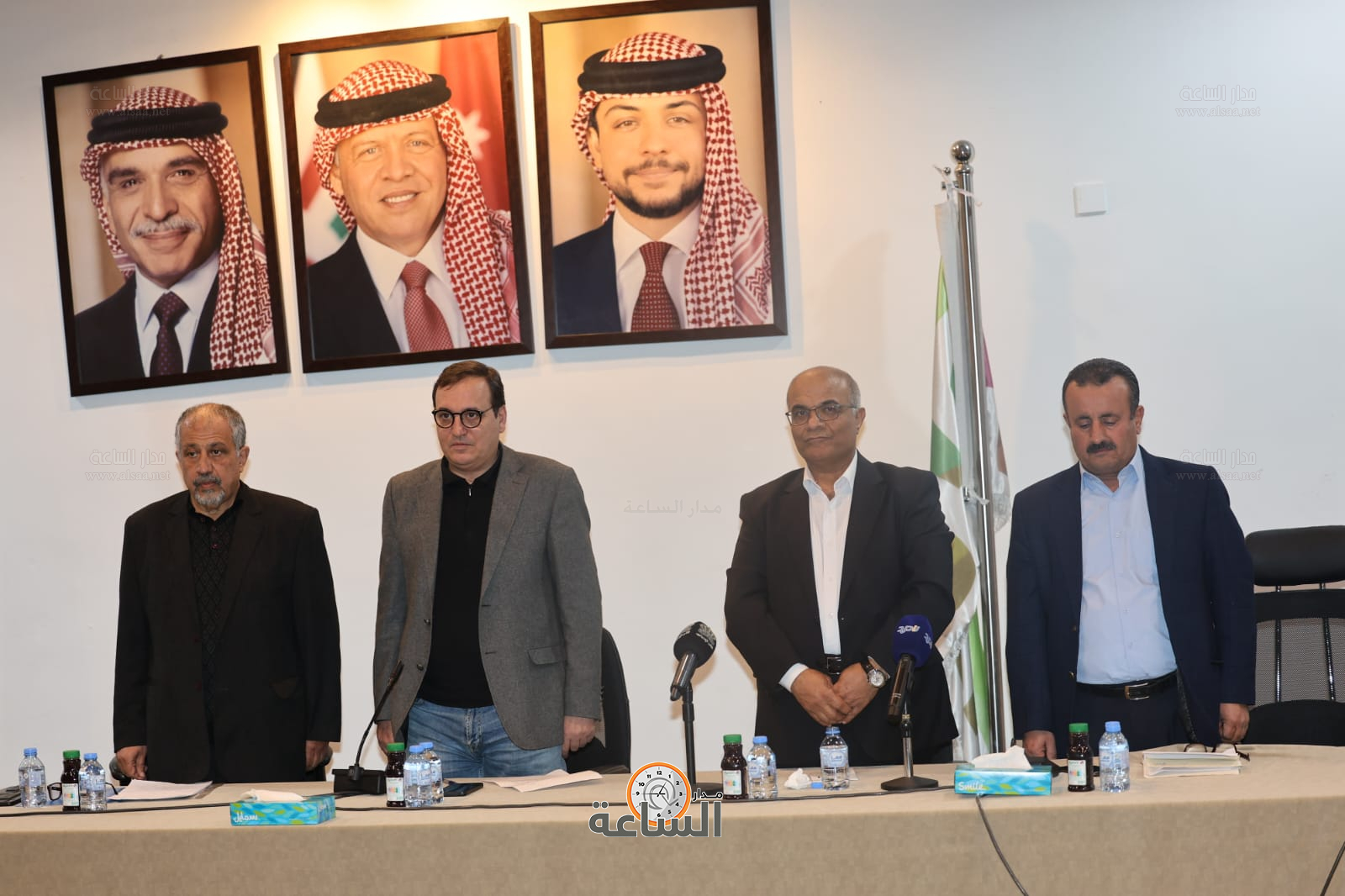 Madar Al-Saa Images 0.6646402609498032