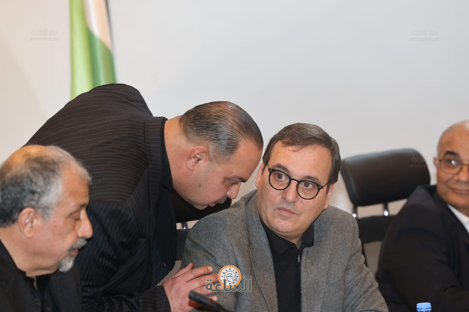 Madar Al-Saa Images 0.9786794994581152