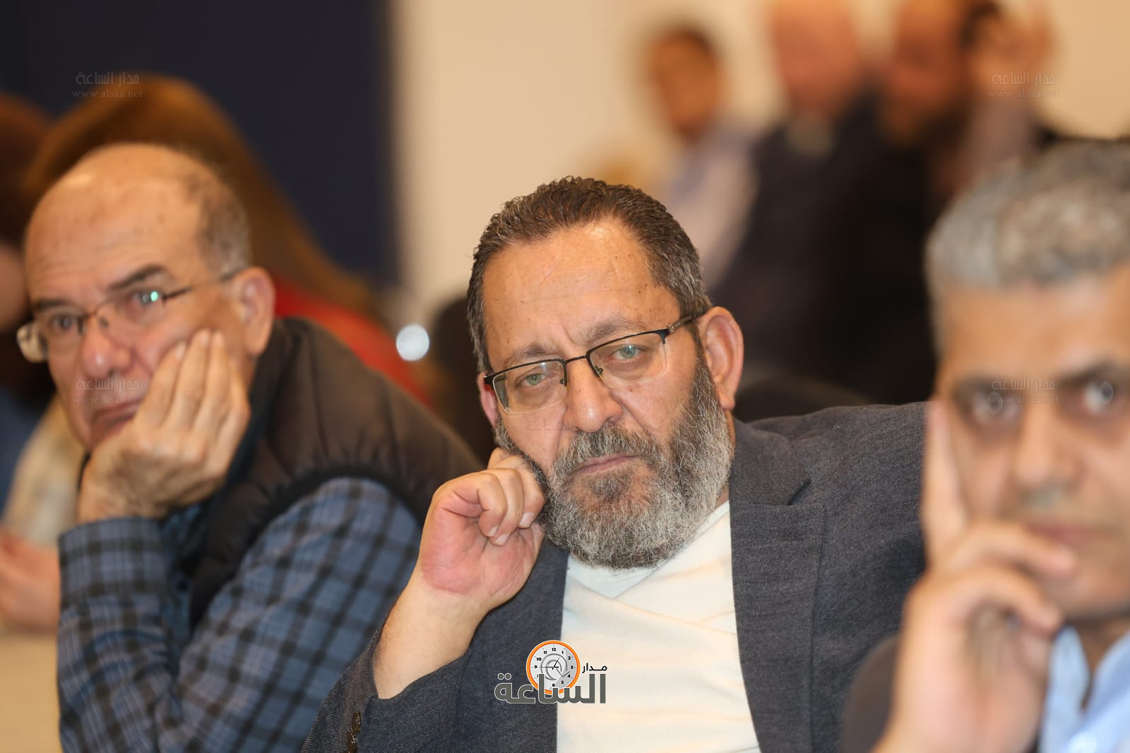 Madar Al-Saa Images 0.2368889030061625