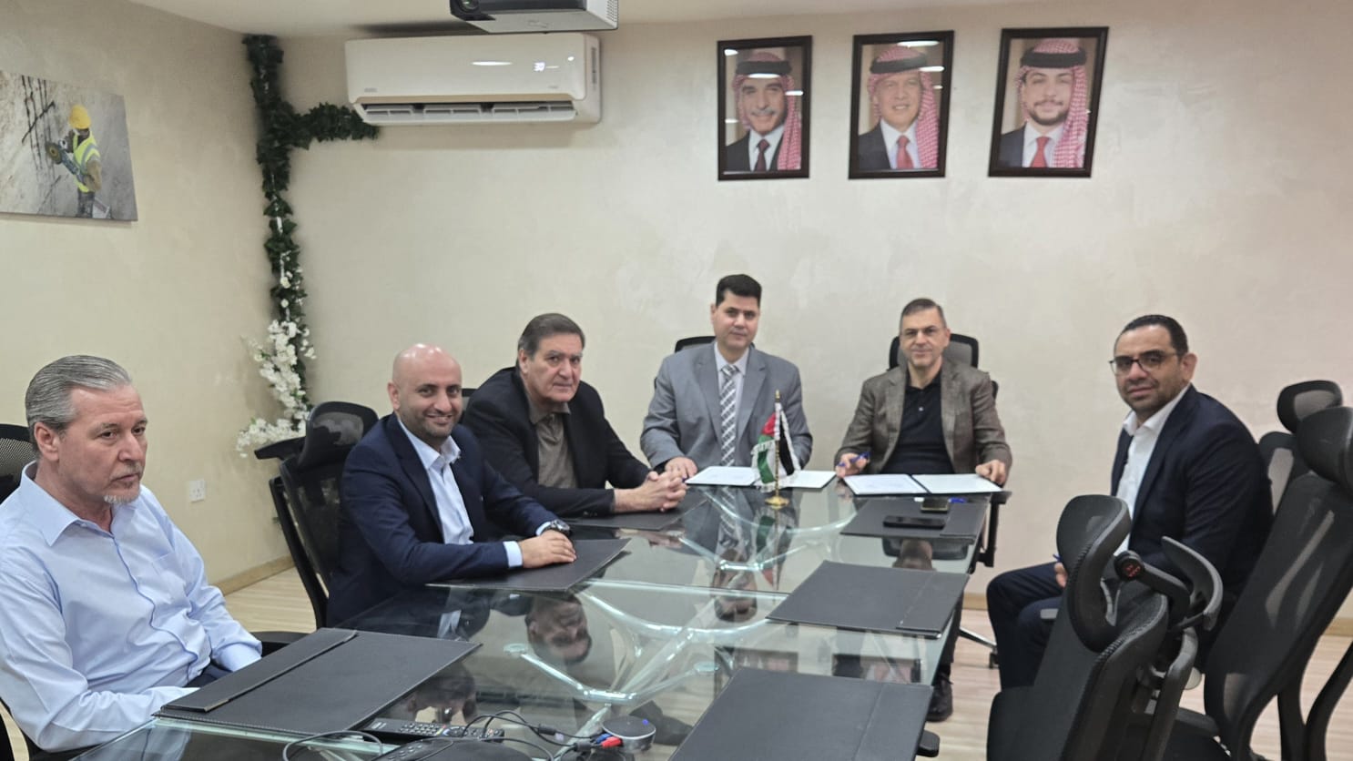 Madar Al-Saa Images 0.4615584961040733