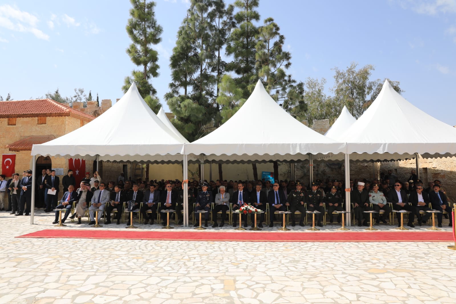 Madar Al-Saa Images 0.48339925142118423