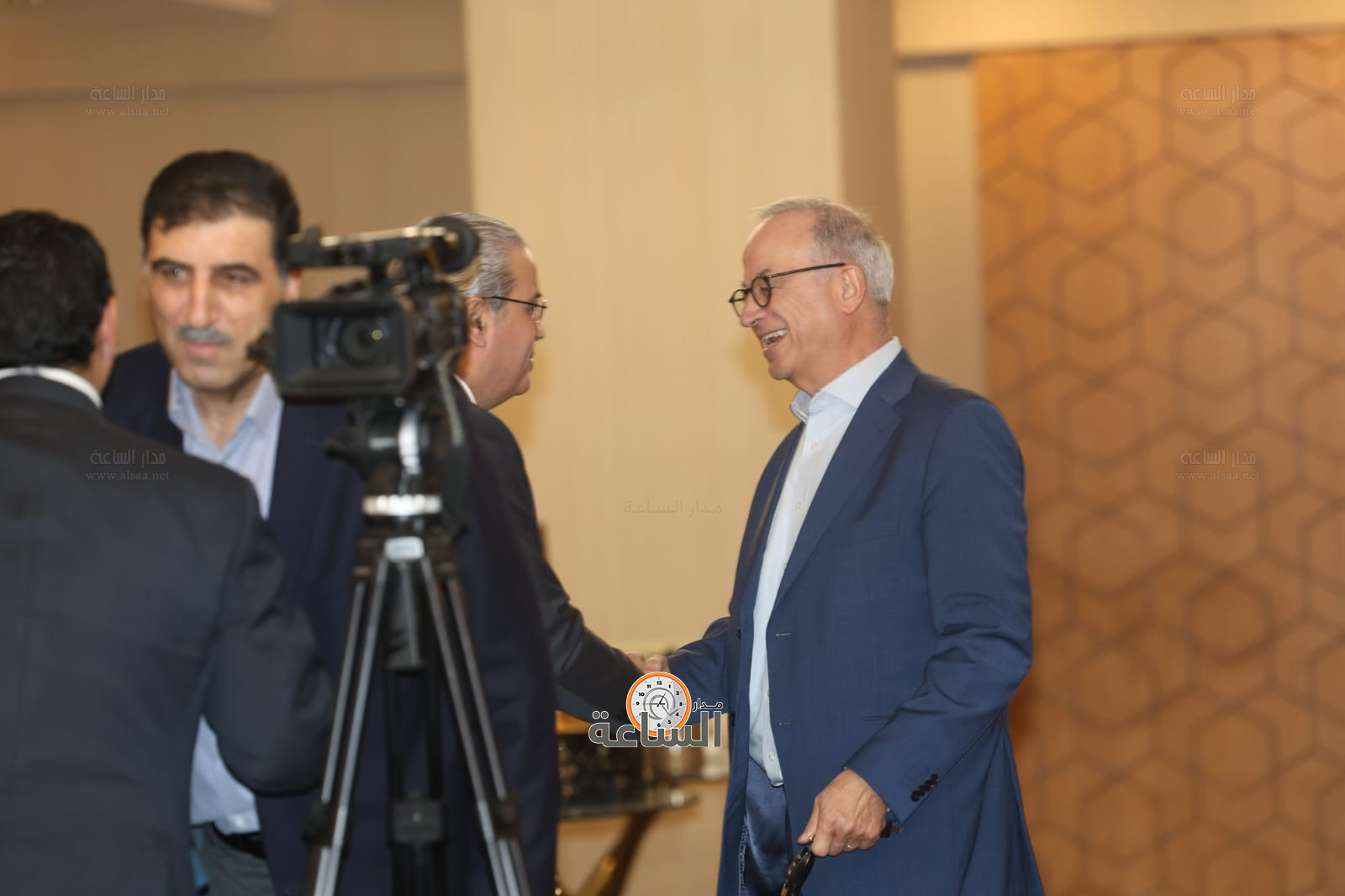 Madar Al-Saa Images 0.8490596268288648