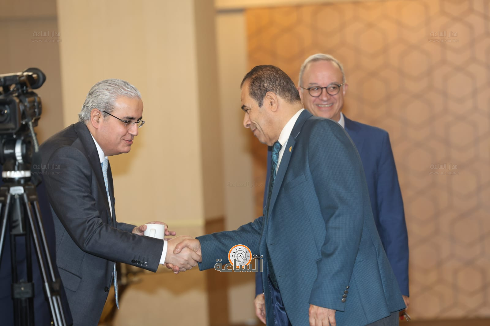 Madar Al-Saa Images 0.7949667214490479