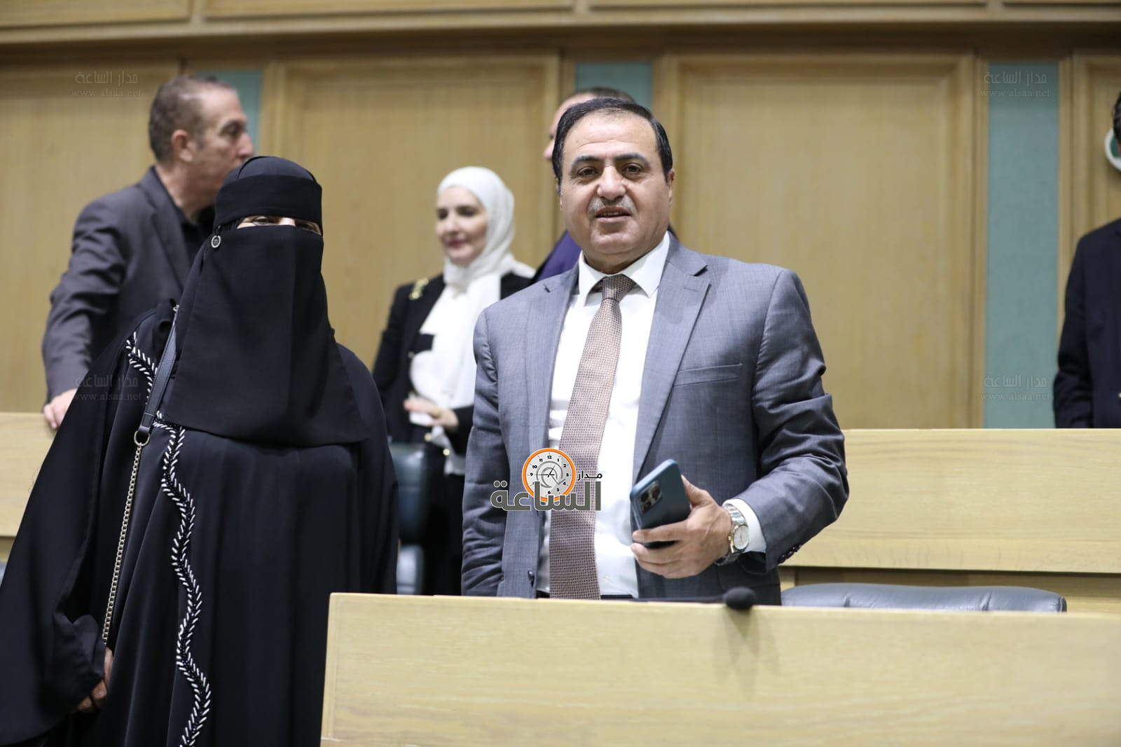 Madar Al-Saa Images 0.021143351327889803