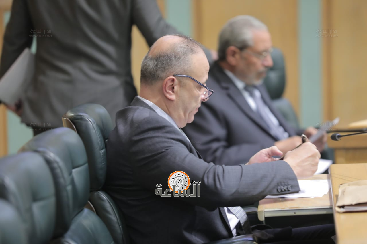 Madar Al-Saa Images 0.015343003070904748