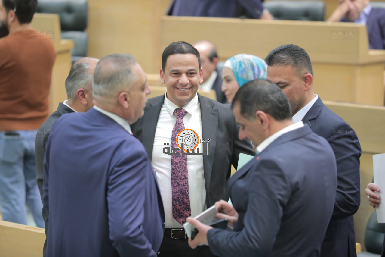 Madar Al-Saa Images 0.6589727234566509