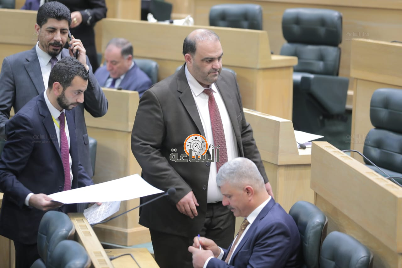 Madar Al-Saa Images 0.29110409540632753