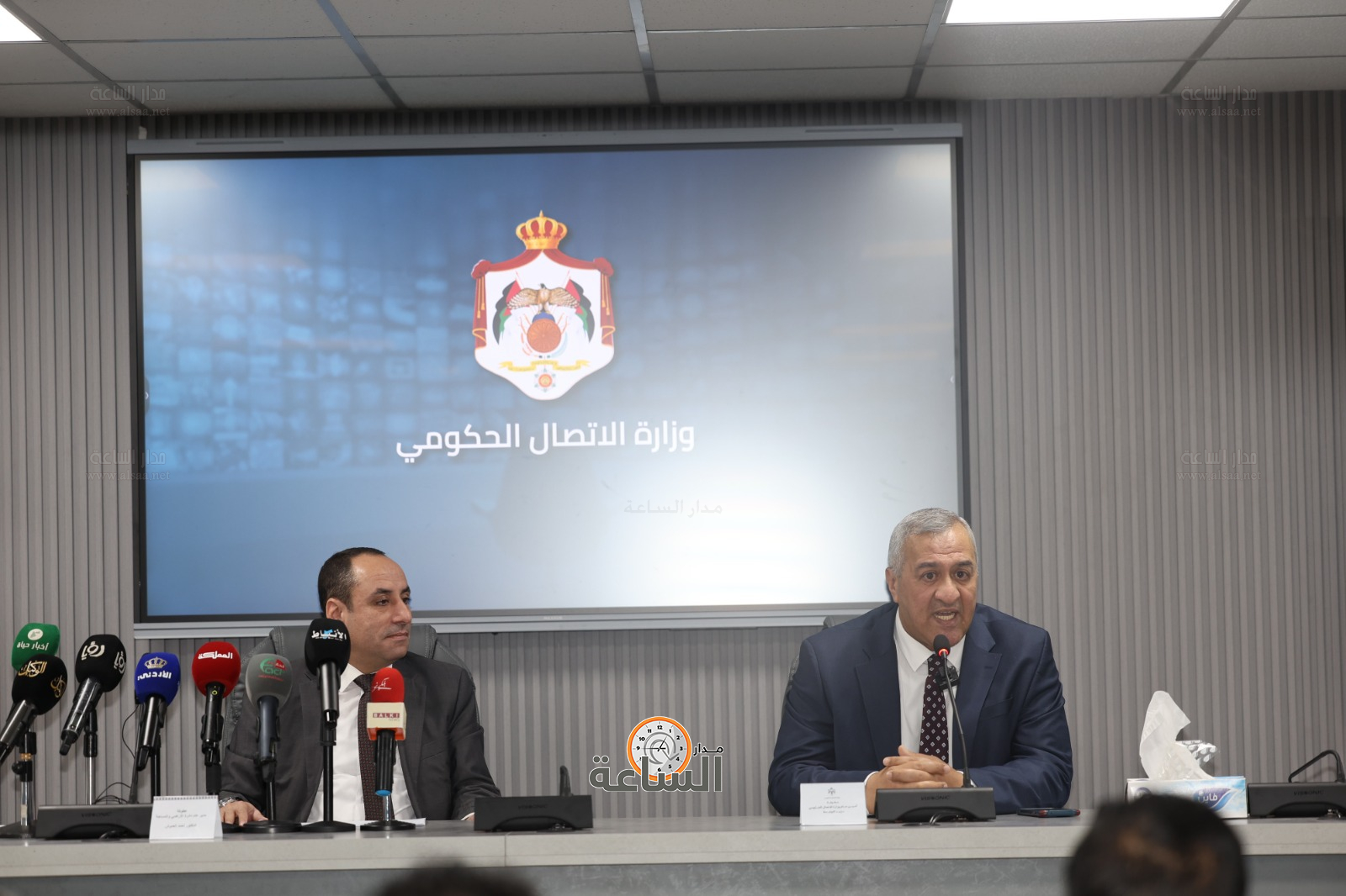 Madar Al-Saa Images 0.37686591113387014