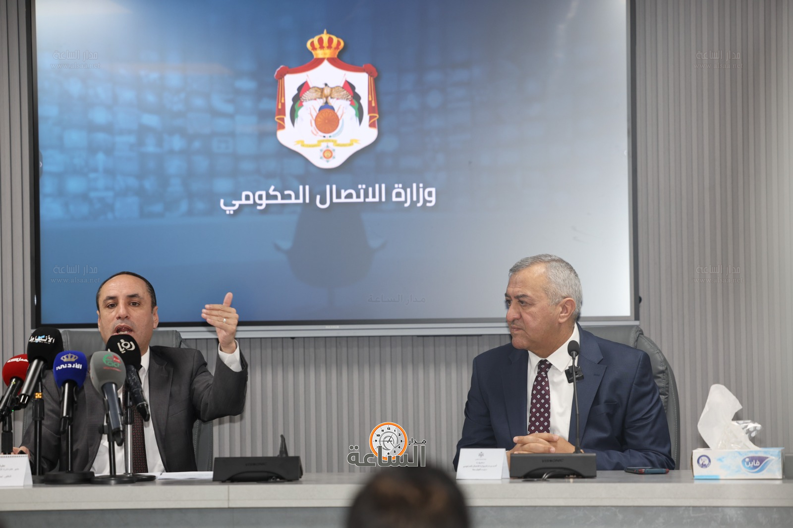 Madar Al-Saa Images 0.42378990357720947