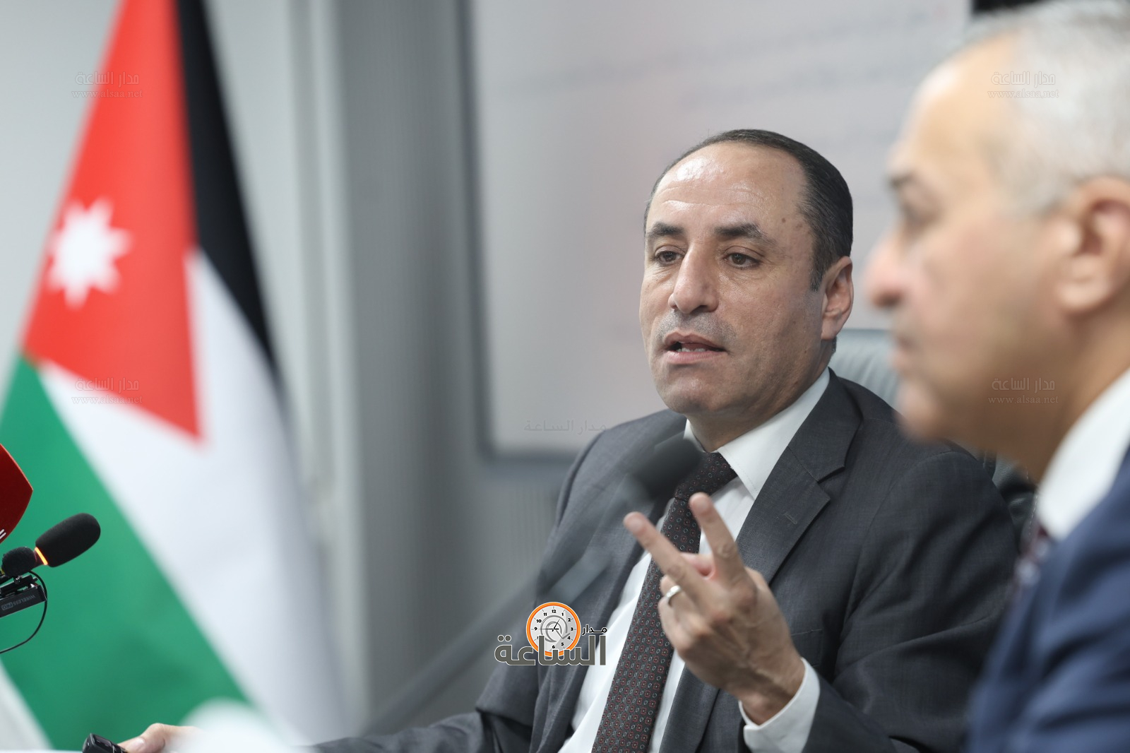 Madar Al-Saa Images 0.6498755657813866