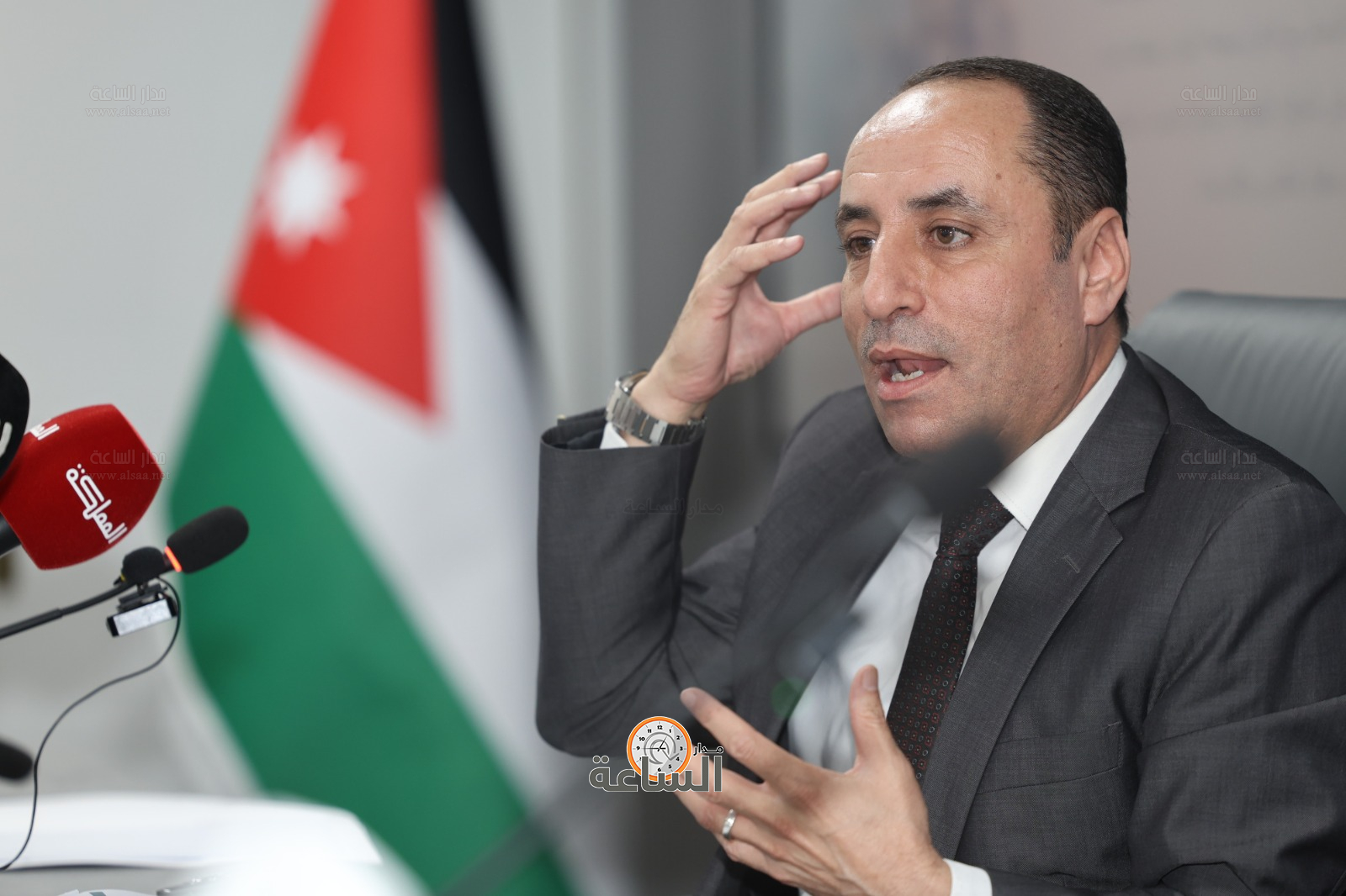 Madar Al-Saa Images 0.8624453511306076