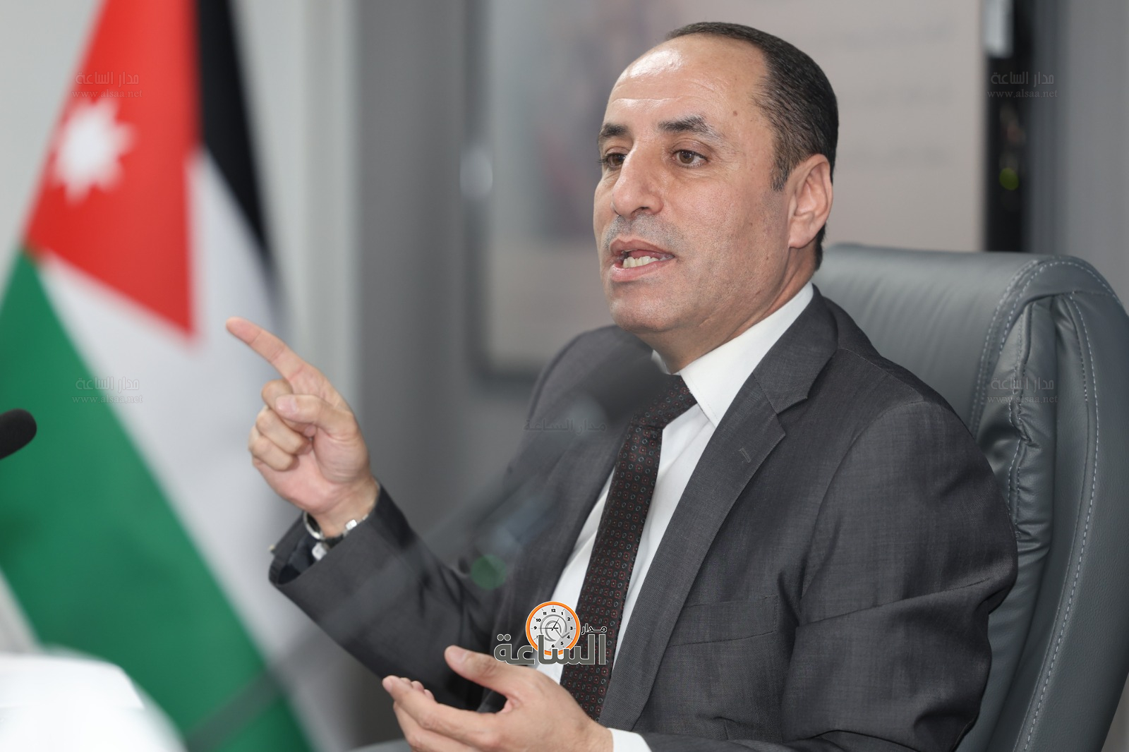 Madar Al-Saa Images 0.39586200511275993