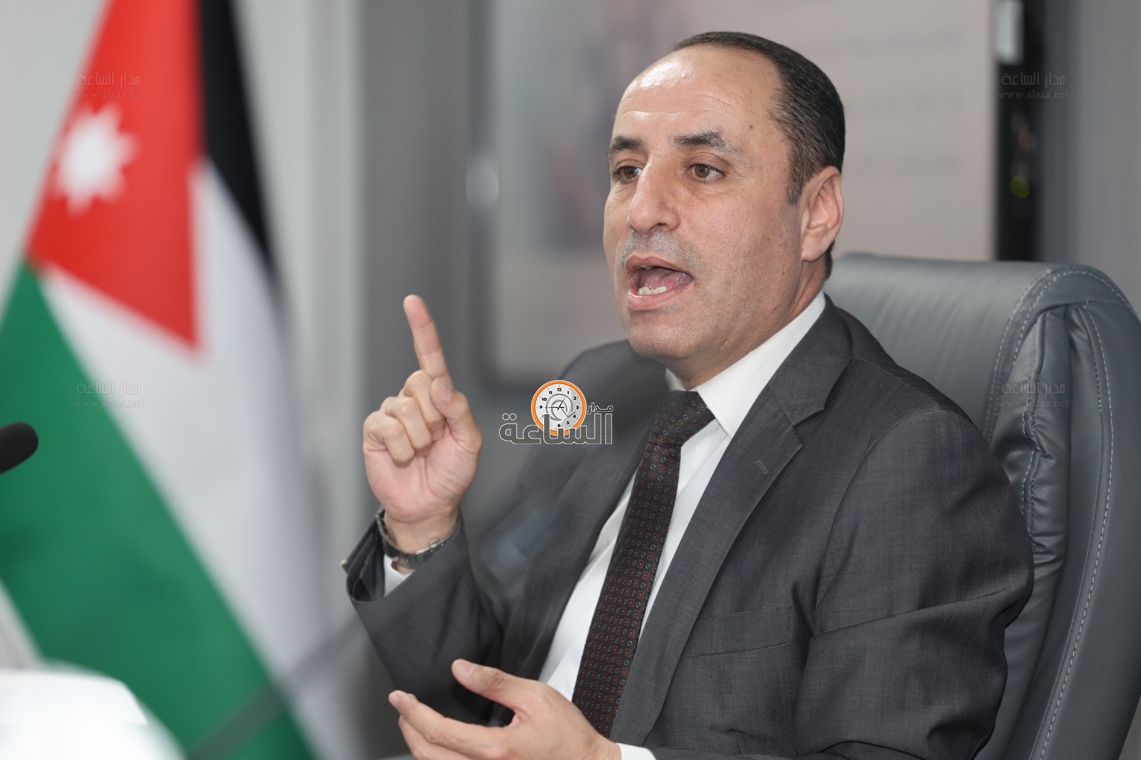 Madar Al-Saa Images 0.6864978572240432