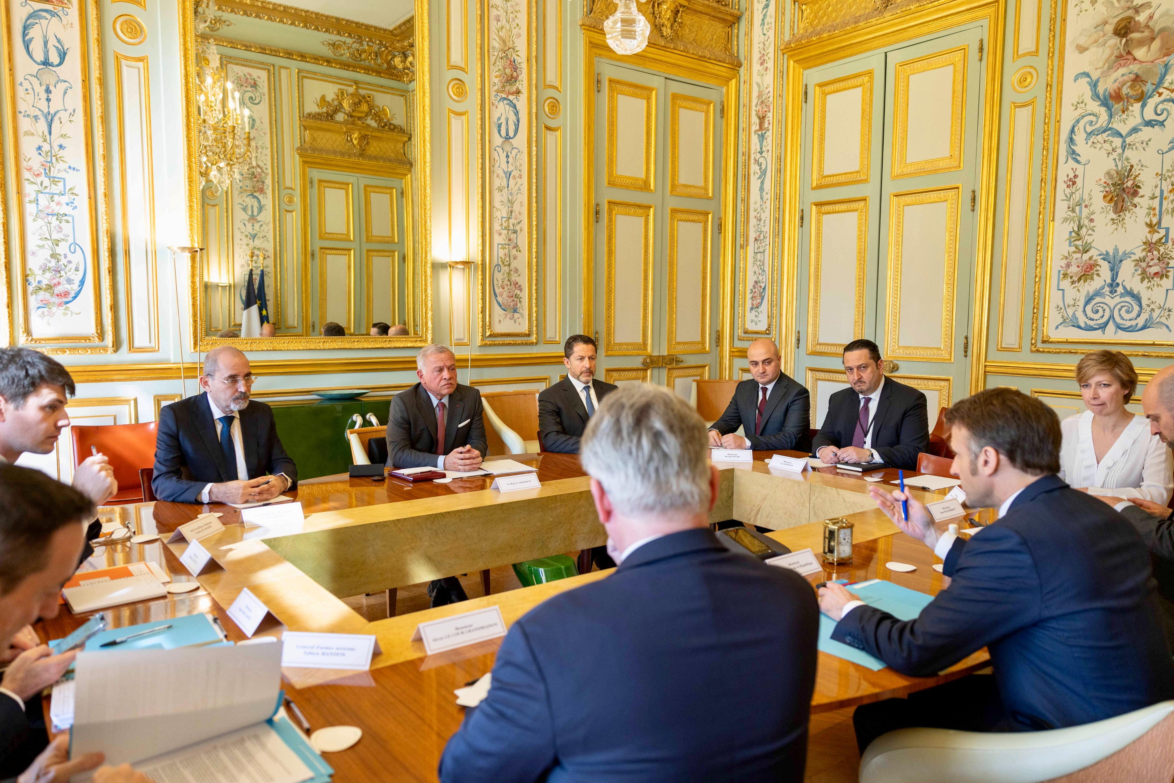 Madar Al-Saa Images 0.4403620587594179