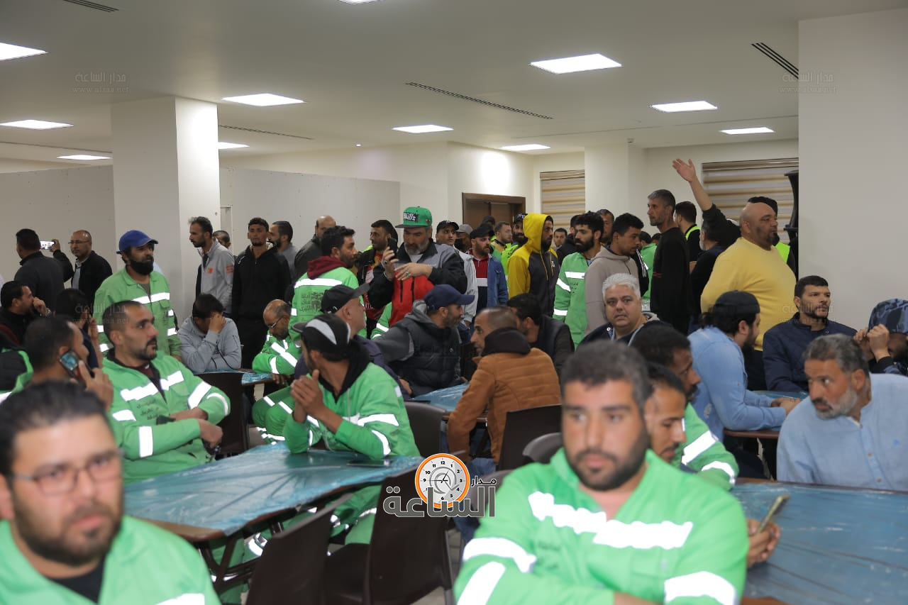 Madar Al-Saa Images 0.44905355579083395