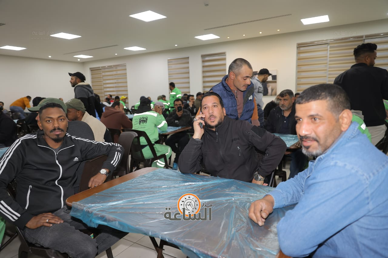 Madar Al-Saa Images 0.39368795150894376