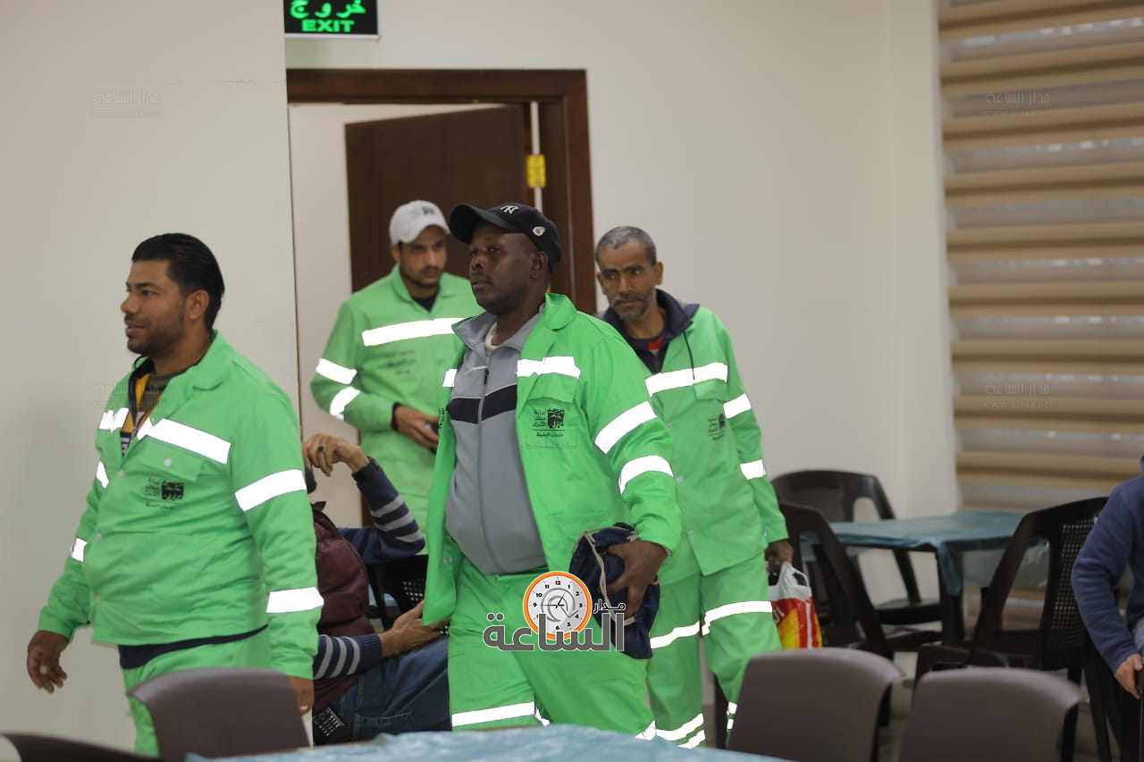 Madar Al-Saa Images 0.6456023622189209