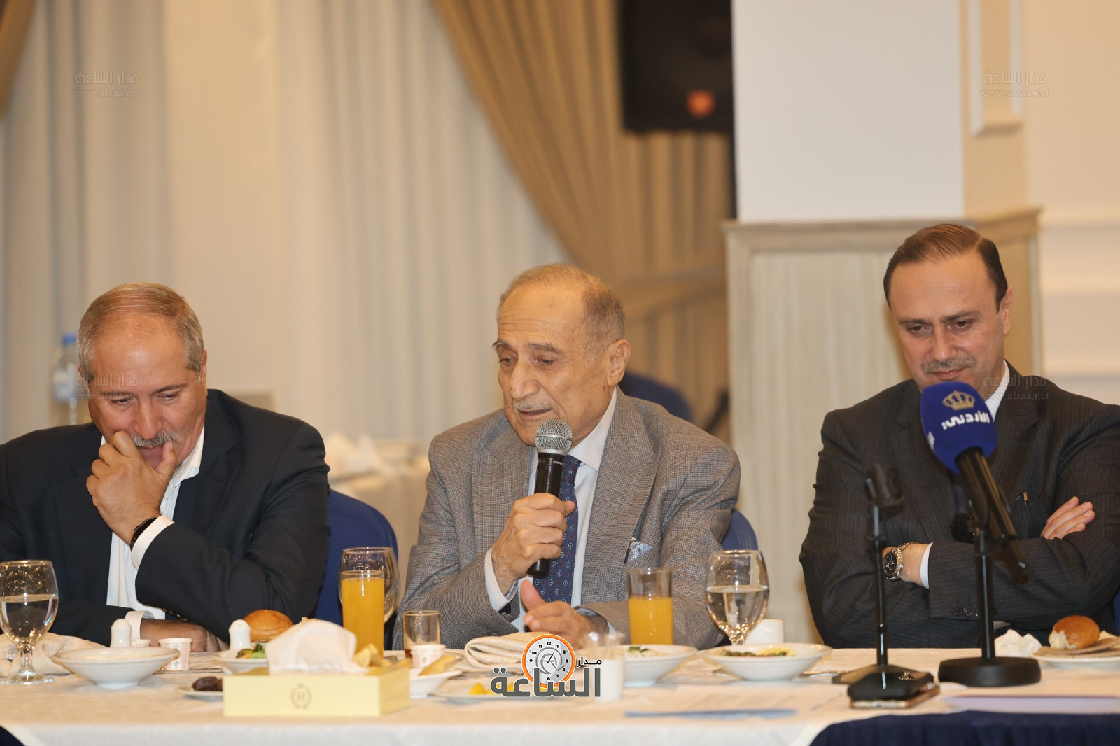 Madar Al-Saa Images 0.43016933286659875