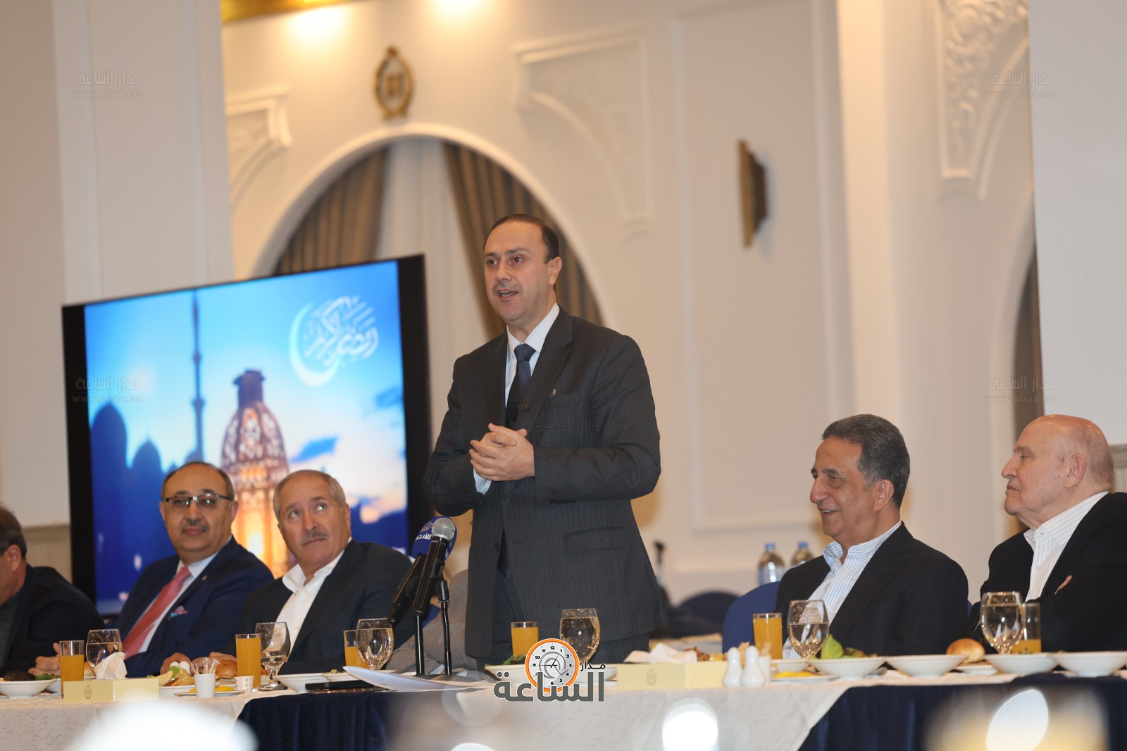 Madar Al-Saa Images 0.7247668663899971