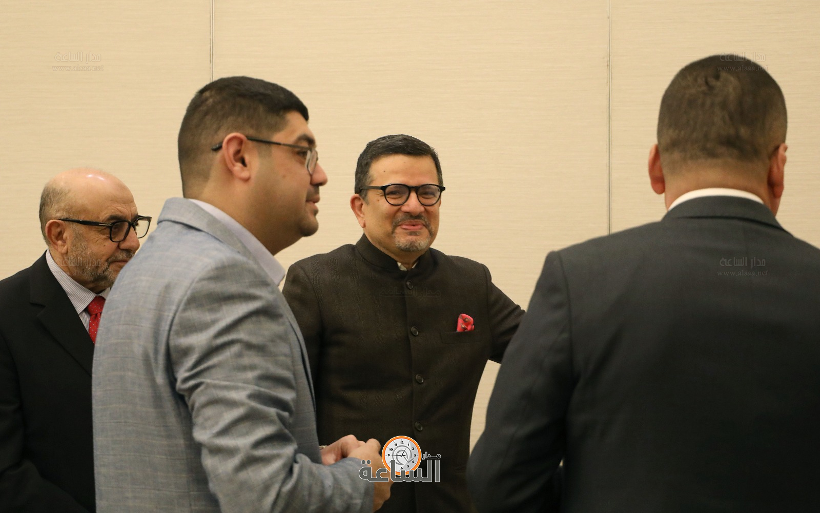 Madar Al-Saa Images 0.025167888516082204